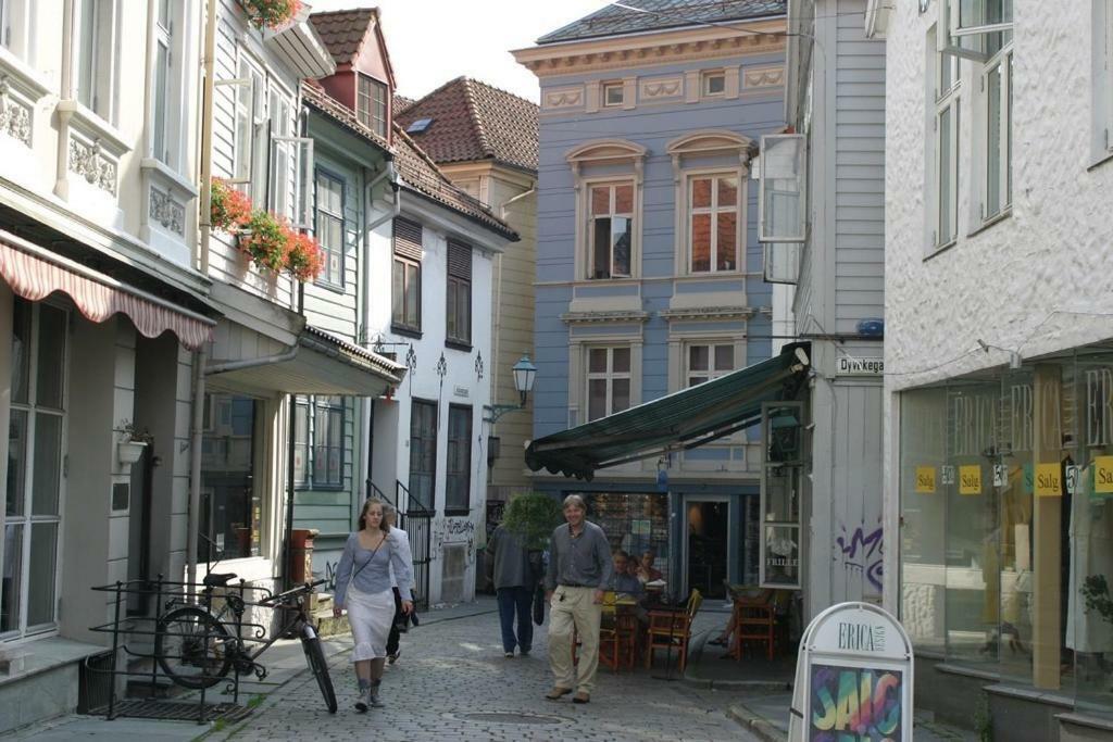 Central Location In The Heart Of Historic Bergen Zewnętrze zdjęcie